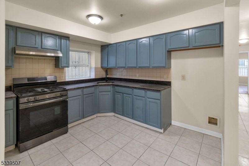 48 1st St Apt 1 - Photo 4 of 16