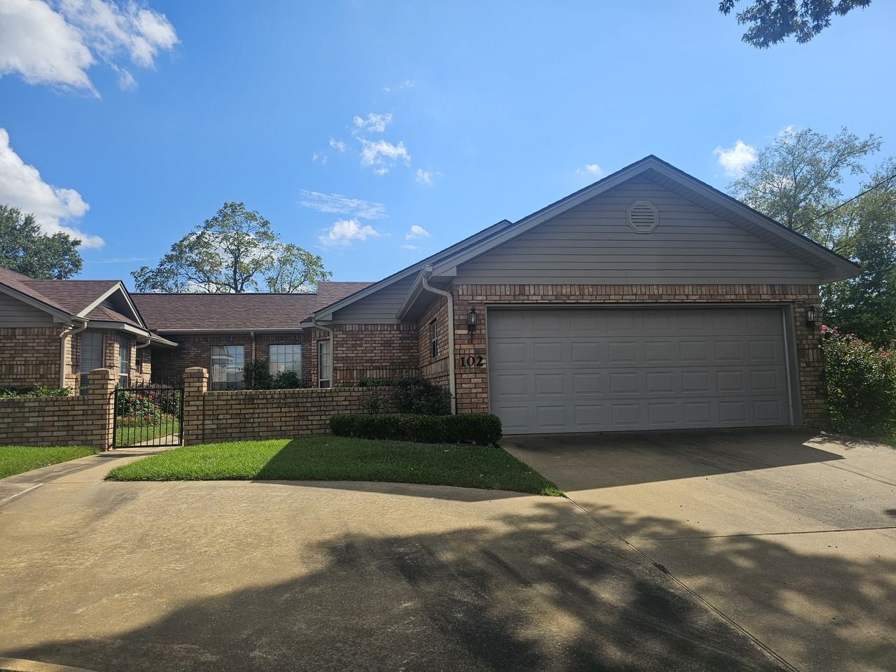 102 E Ragley St - Photo 2 of 12