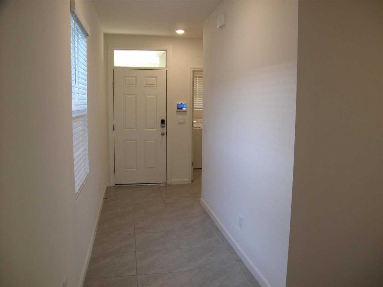 12221 Sw Nettuno Way - Photo 4 of 33