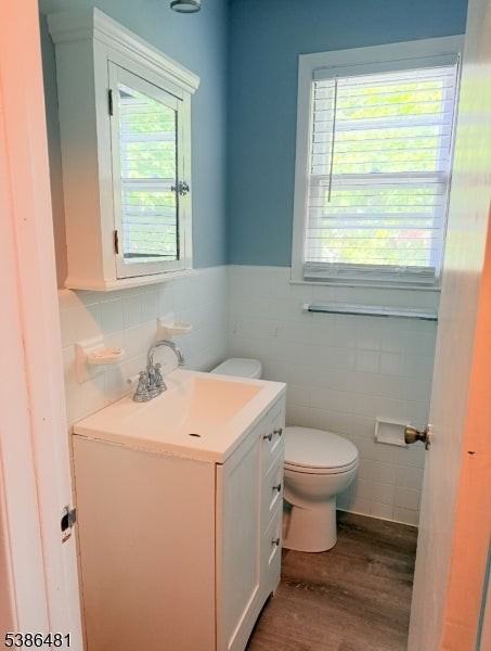 236 Columbia St - Photo 4 of 13