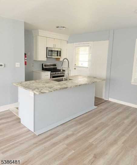 236 Columbia St - Photo 5 of 13