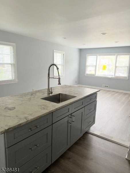 236 Columbia St - Photo 7 of 13