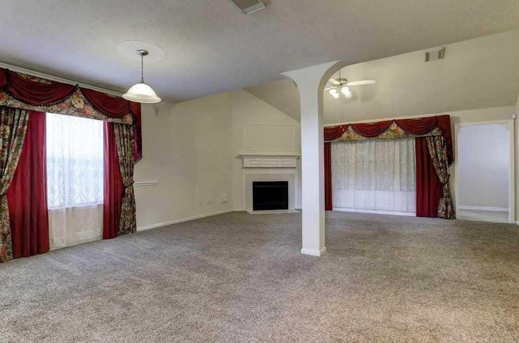 3306 Signal Hill Drive - Photo 2 of 10