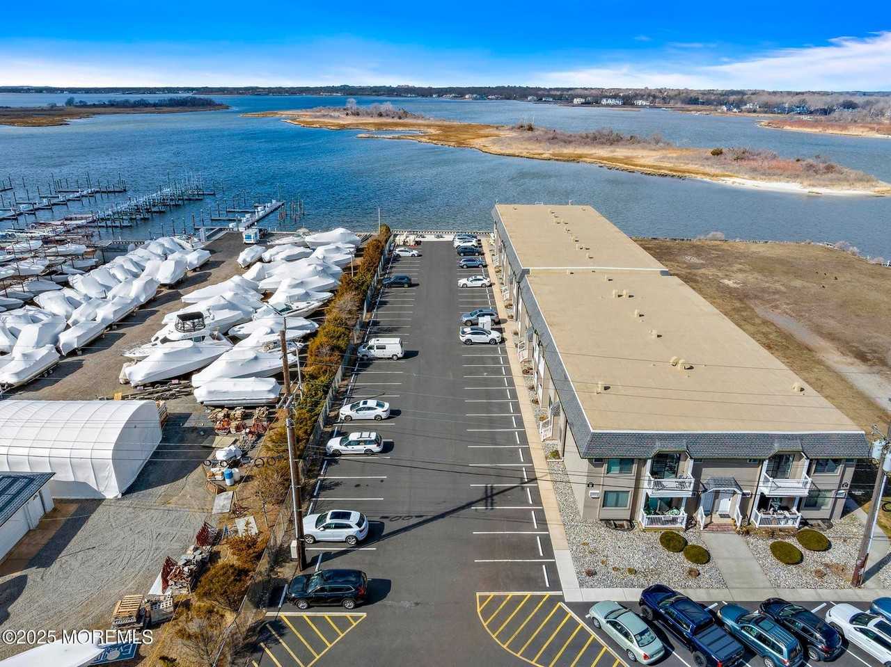 1382 Ocean Ave Unit C4 - Photo 3 of 37