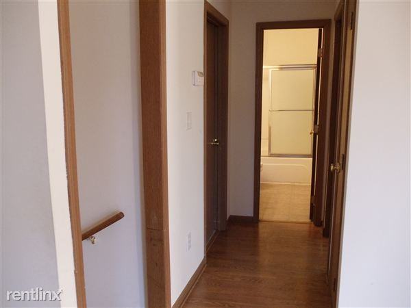 2902 NW Mill Pl - Photo 2 of 11