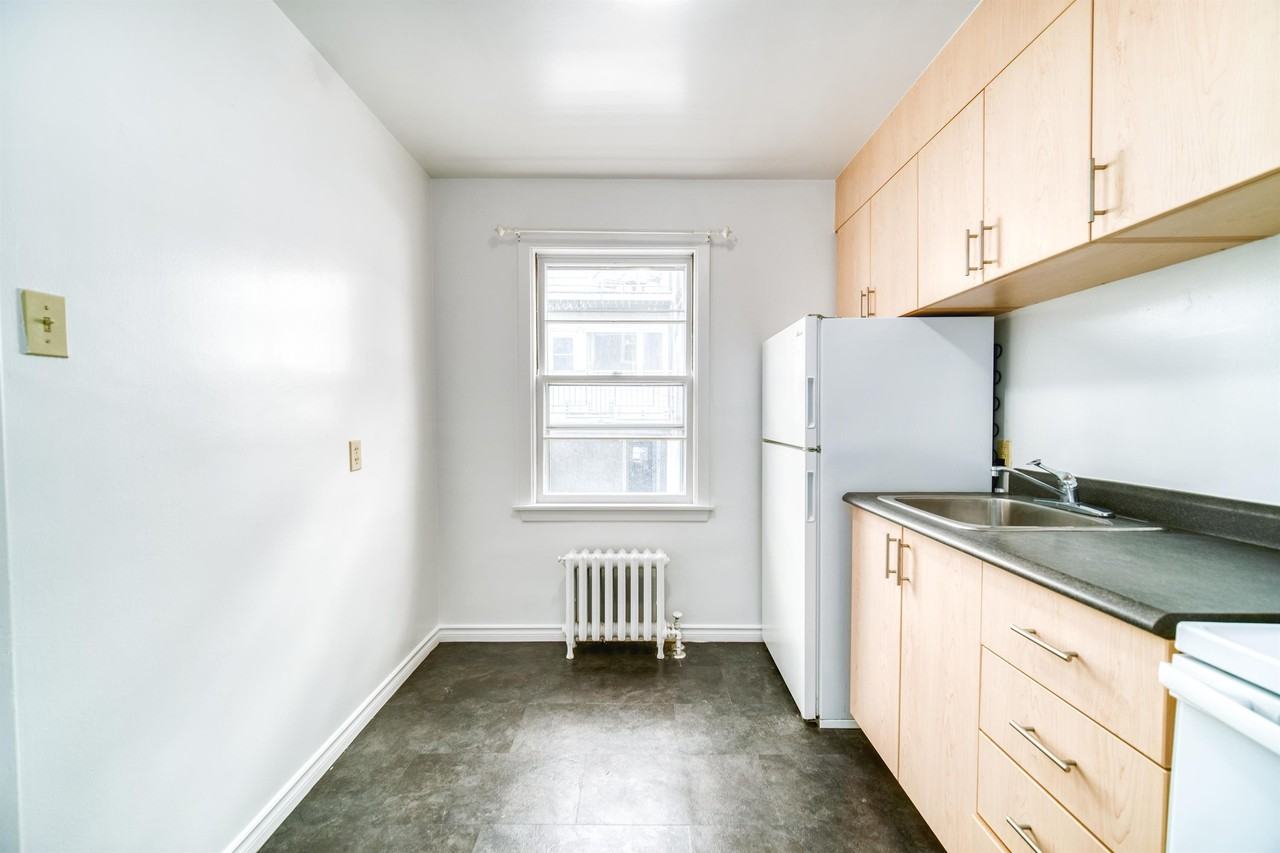 1112 - 1112 Tower Rd. #9 - Photo 3 of 13