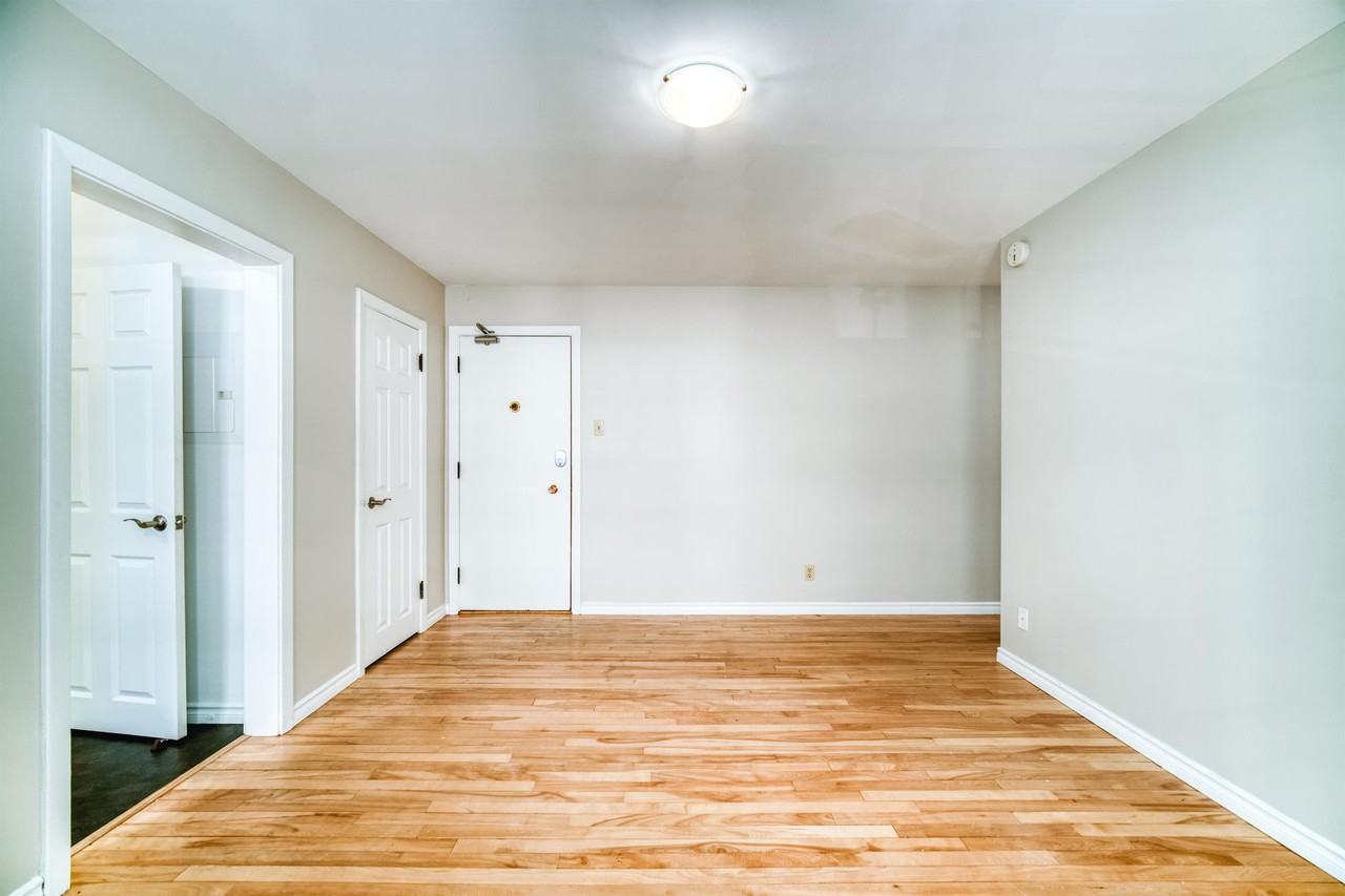 1112 - 1112 Tower Rd. #9 - Photo 6 of 13