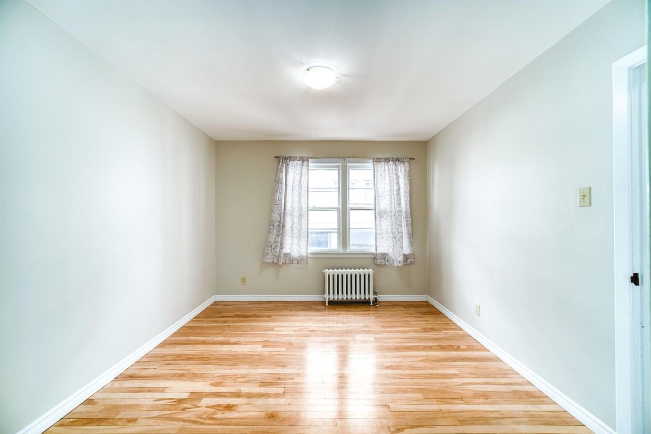 1112 - 1112 Tower Rd. #9 - Photo 7 of 13