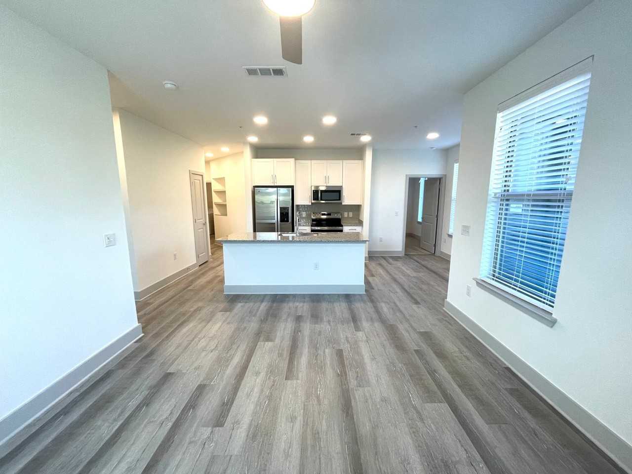 2601 N Austin Ave #02-240 - Photo 2 of 12