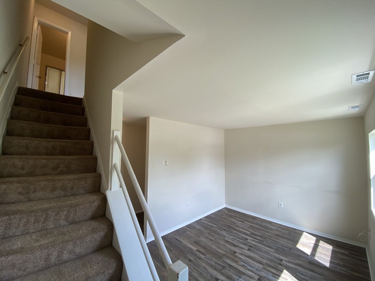 729 Bellows Avenue - Photo 3 of 29