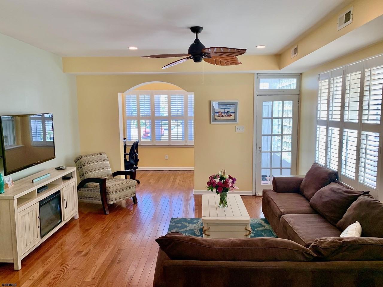 6512 Winchester Ave - Photo 3 of 23