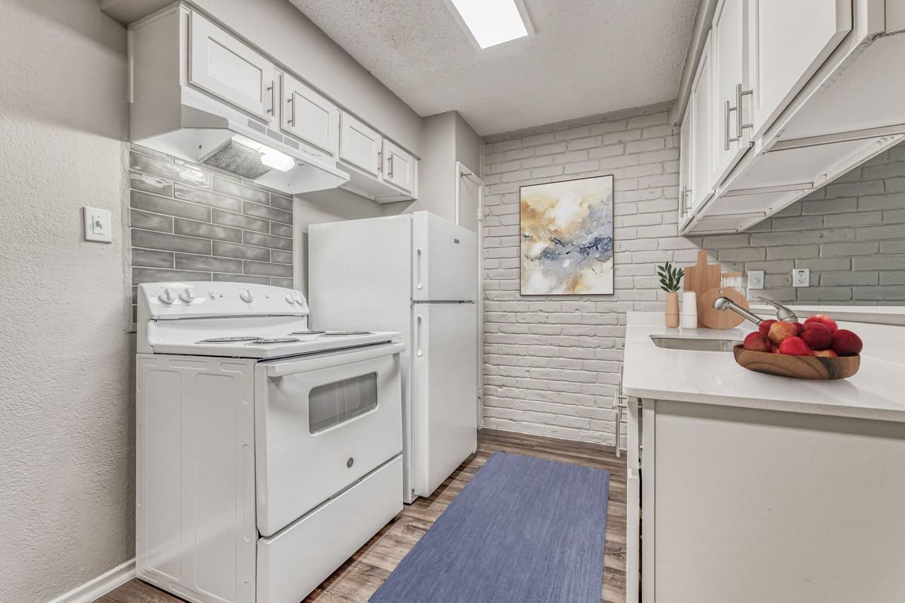 N Barnes Dr & W Walnut St #2064 - Photo 6 of 13