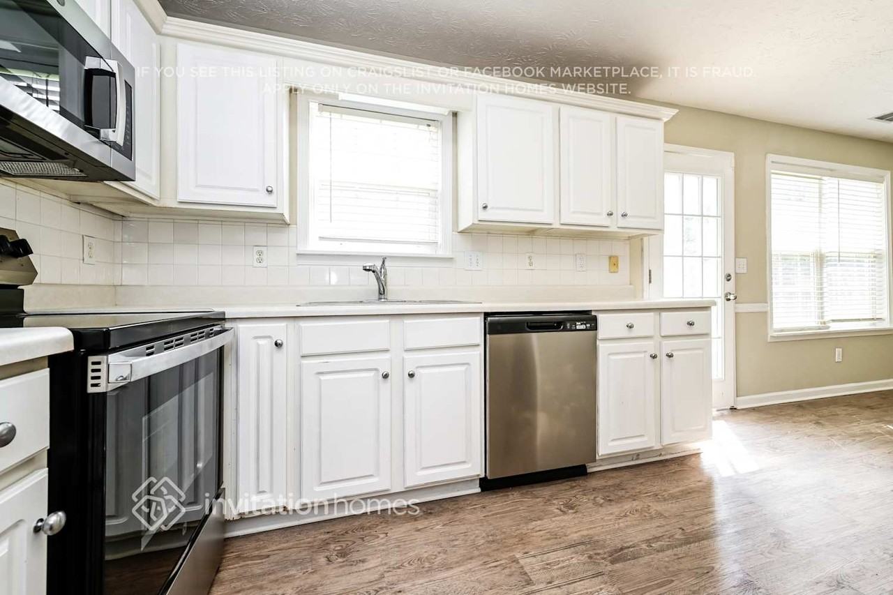 4302 Glen Heights Way - Photo 6 of 18