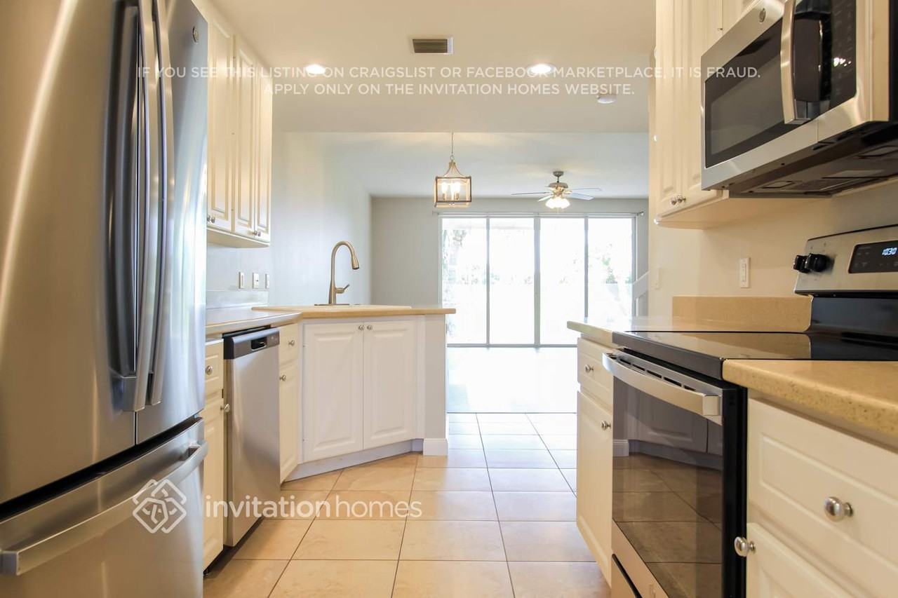 1419 Burgos Dr - Photo 4 of 15