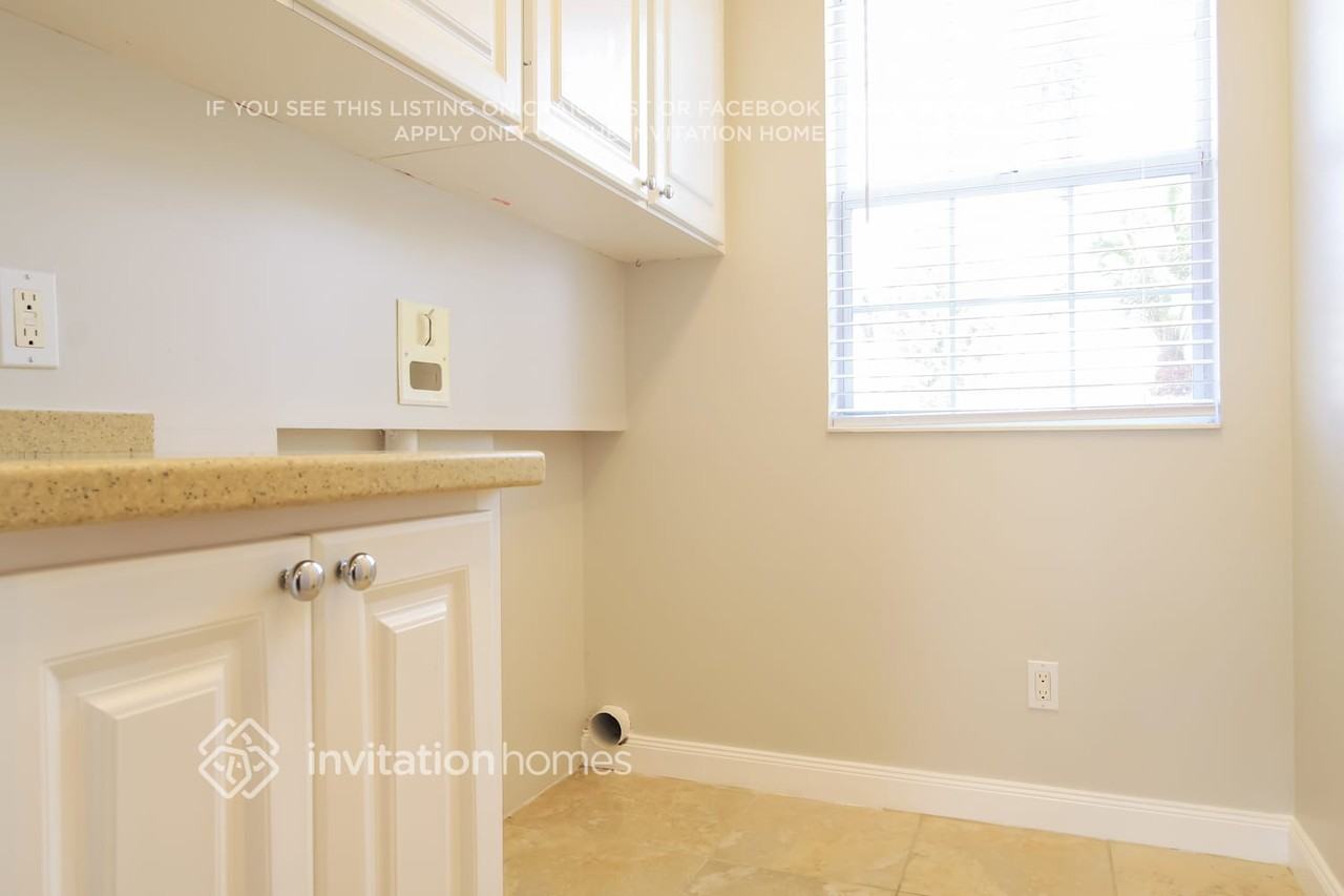 1419 Burgos Dr - Photo 5 of 15