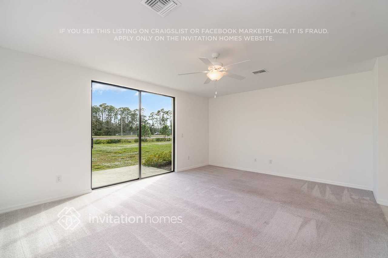 2047 East Landings Way - Photo 7 of 35