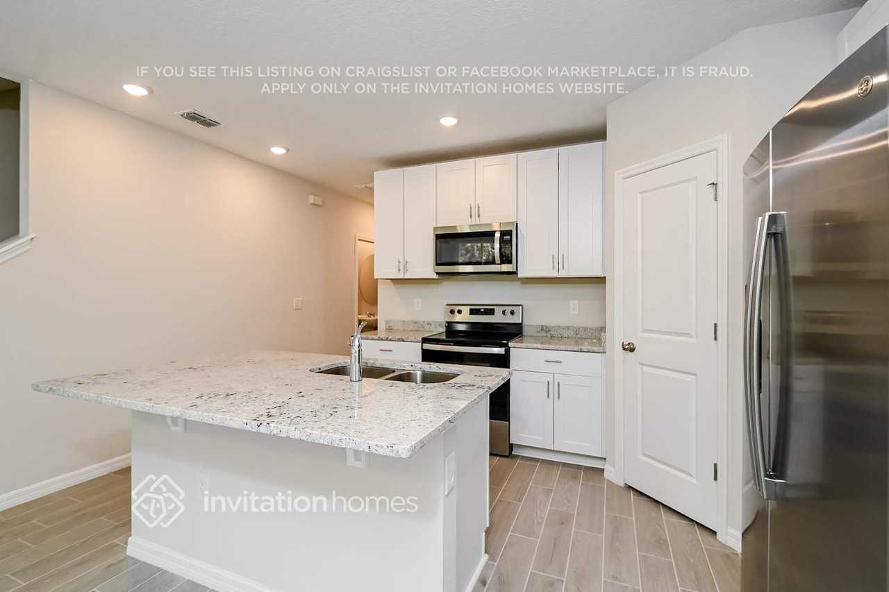 17027 Coral Key Dr - Photo 7 of 18