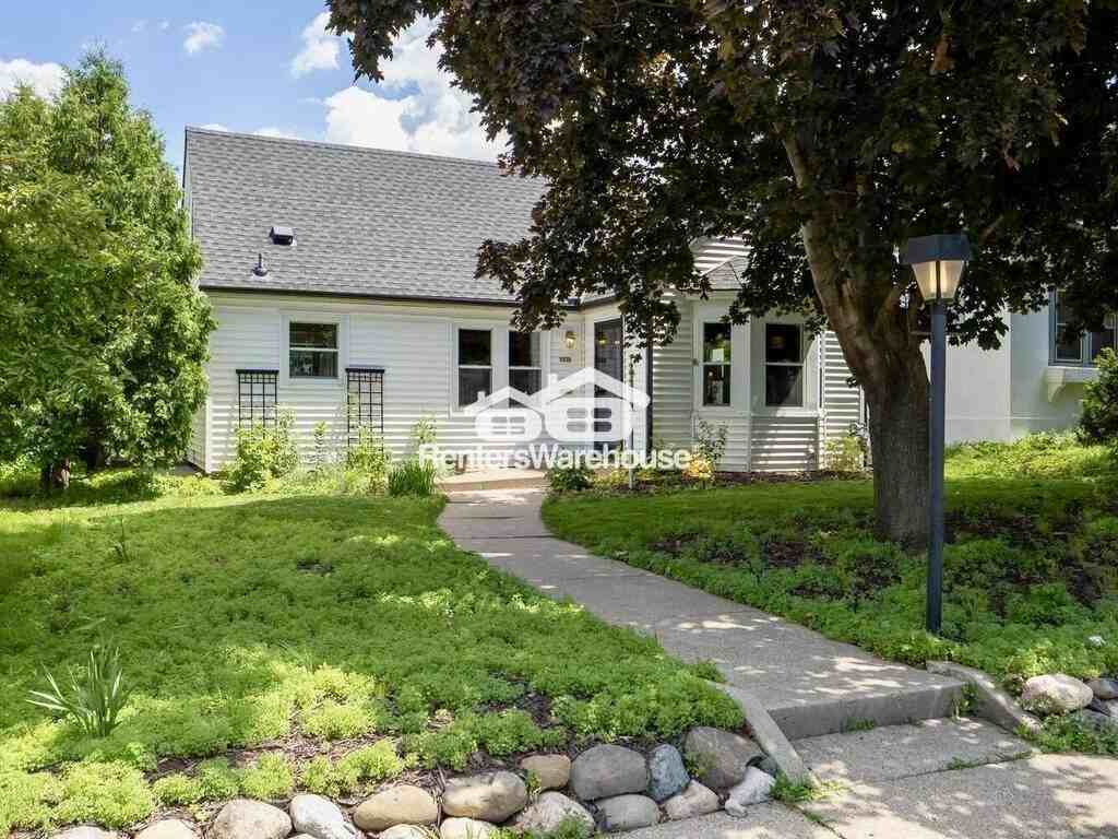 5529 1st Ave S - Photo 2 of 47