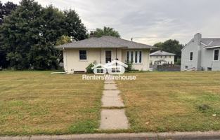 featured image of 1042 6th Ave S Unit 2