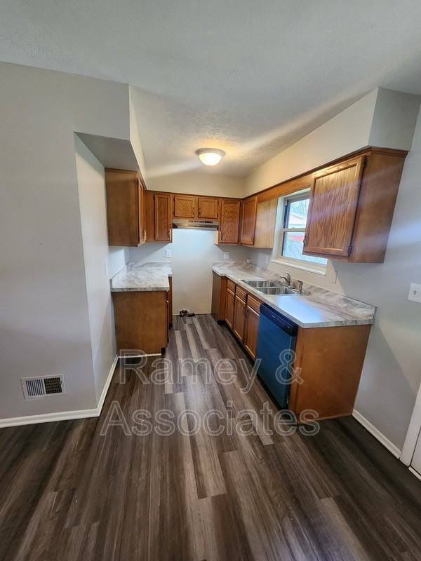 10210 Neal Dr - Photo 7 of 23