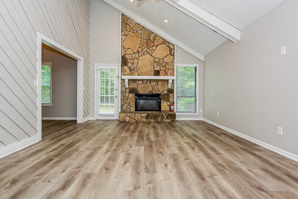 8983 Habersham Dr - Photo 3 of 16