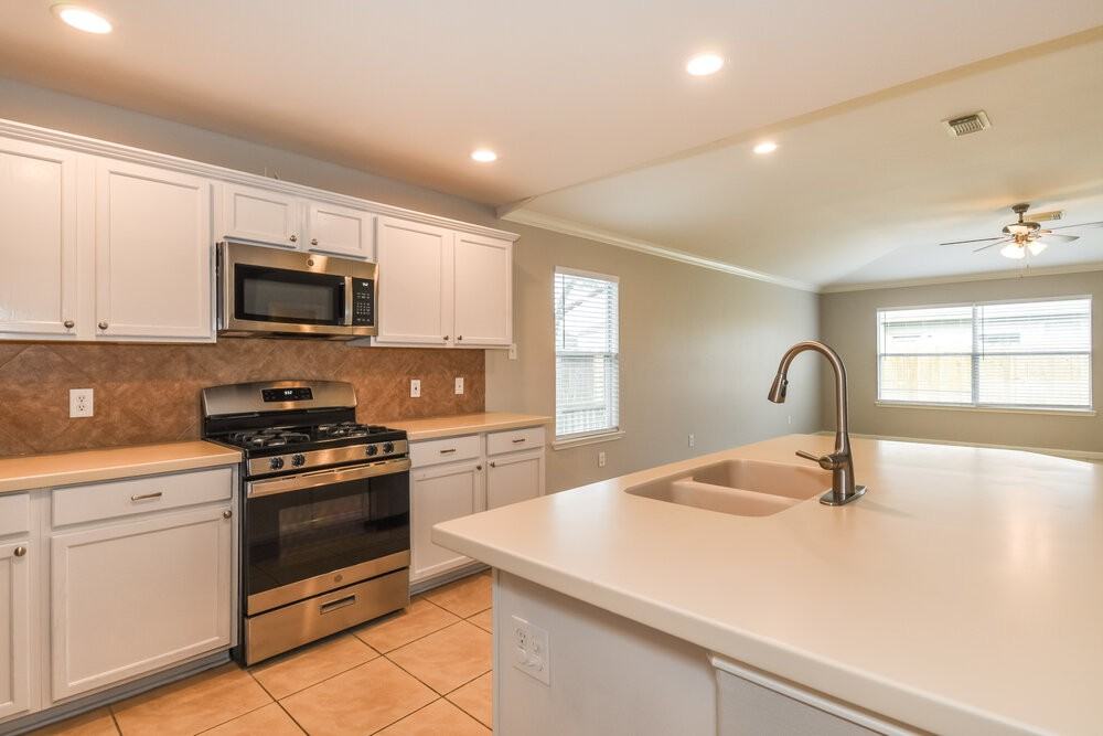 8322 Wainwright Way - Photo 6 of 17