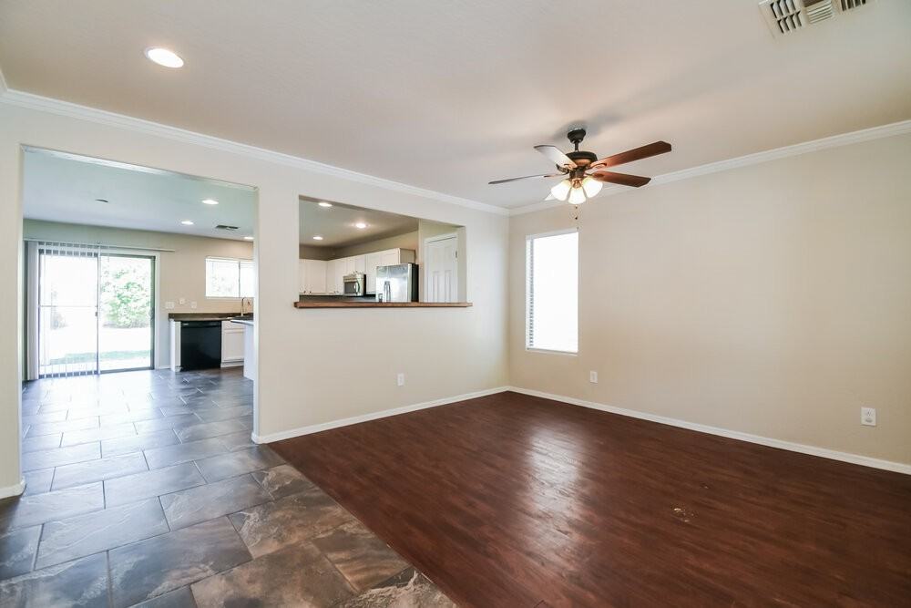1726 E Bradstock Way - Photo 4 of 17