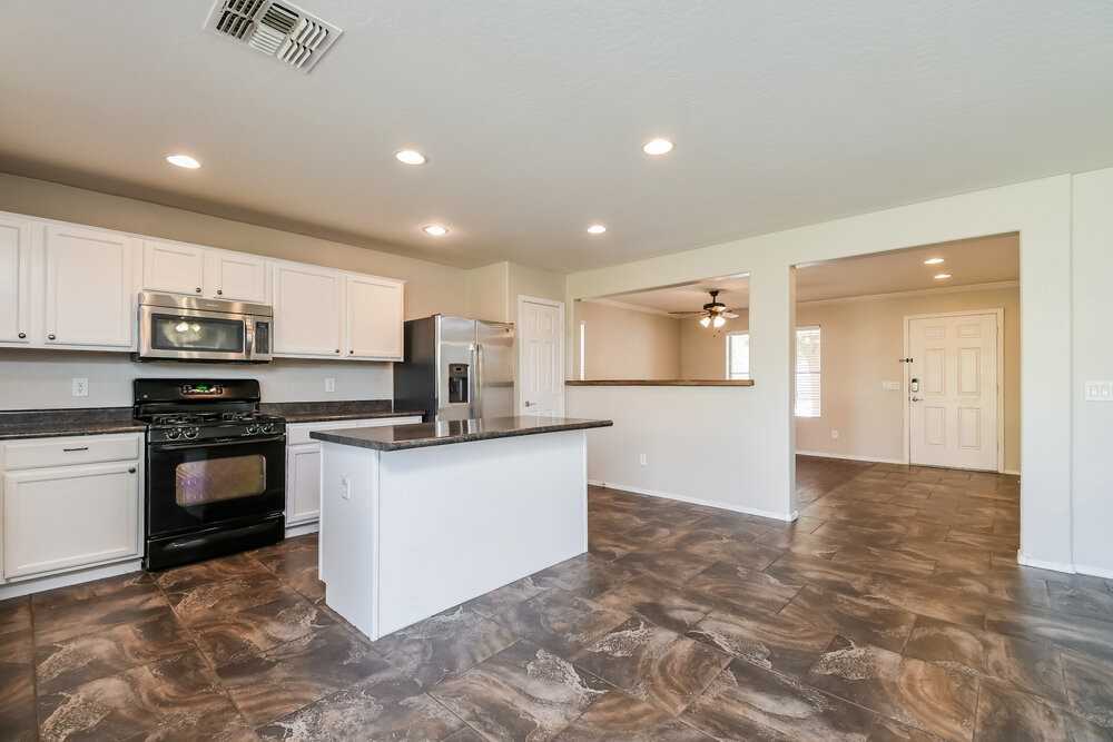 1726 E Bradstock Way - Photo 5 of 17