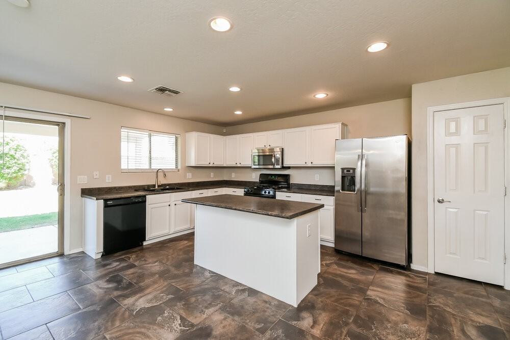 1726 E Bradstock Way - Photo 6 of 17
