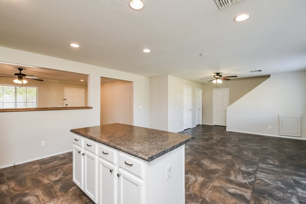 1726 E Bradstock Way - Photo 7 of 17