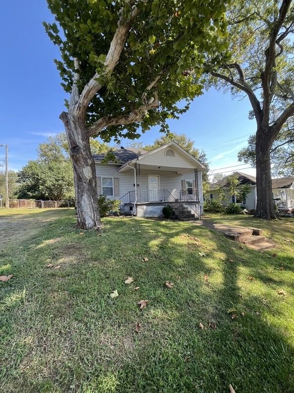 104 Park Ave - Photo 3 of 16