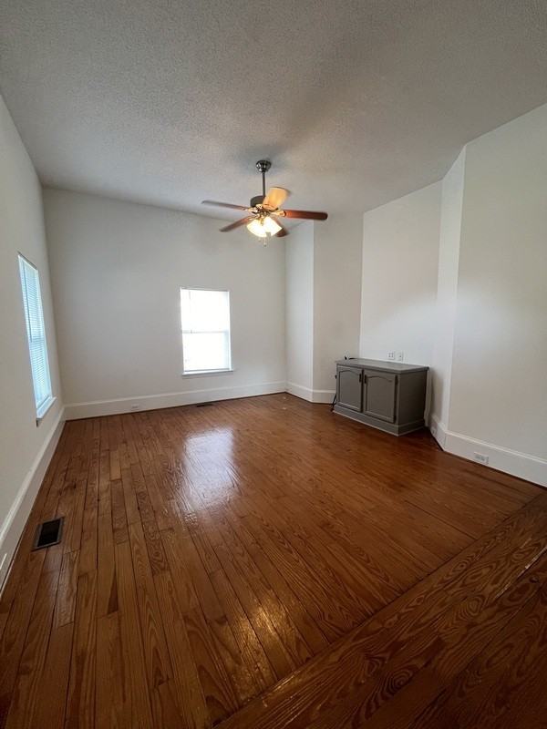 104 Park Ave - Photo 4 of 16