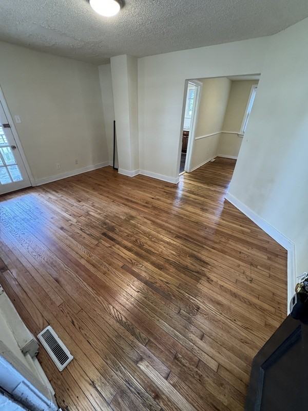 1215 Richeson Ave - Photo 2 of 11