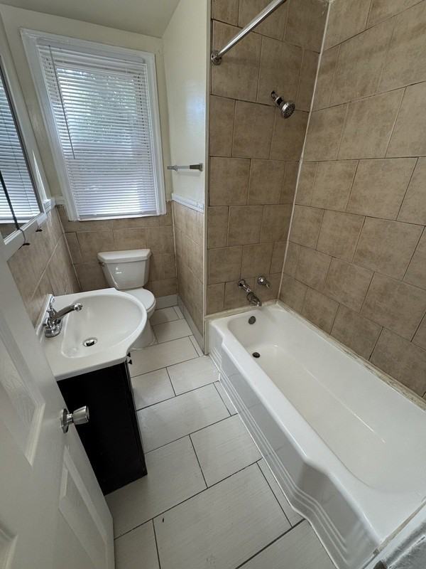 1215 Richeson Ave - Photo 5 of 11