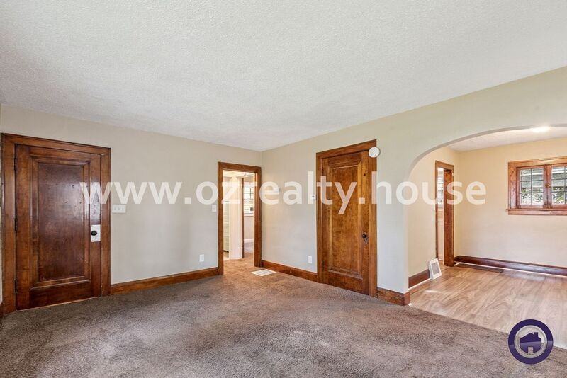 447 Sunset Blvd #1 - Photo 4 of 16