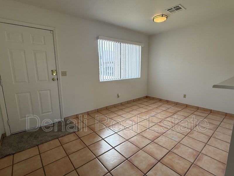 611 W 13th St - Photo 2 of 29