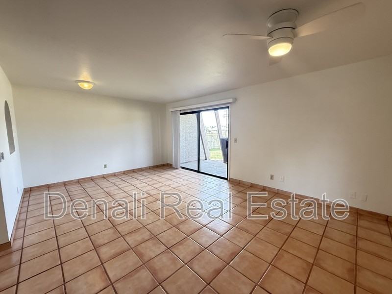 611 W 13th St - Photo 5 of 29