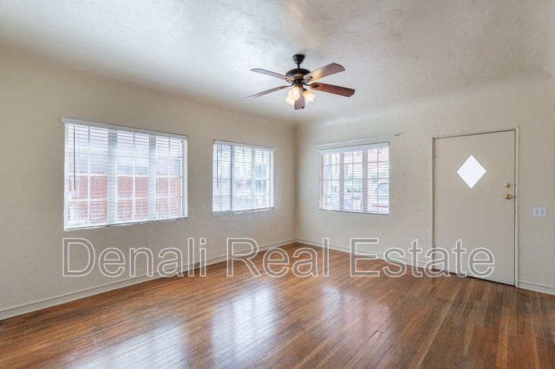 241 S Cherry Ave - Photo 3 of 27