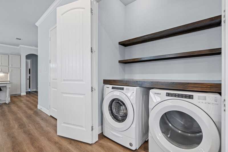 3320 S University Dr - Photo 3 of 18