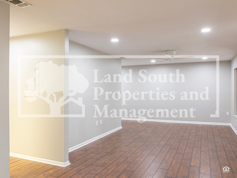331 Lake Harris Dr - Photo 5 of 18