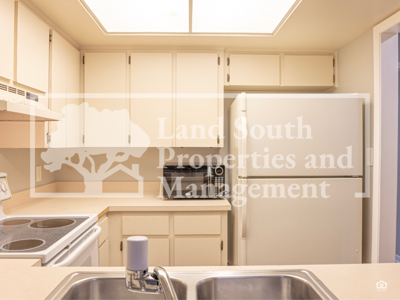 331 Lake Harris Dr - Photo 6 of 18