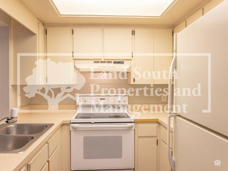331 Lake Harris Dr - Photo 7 of 18
