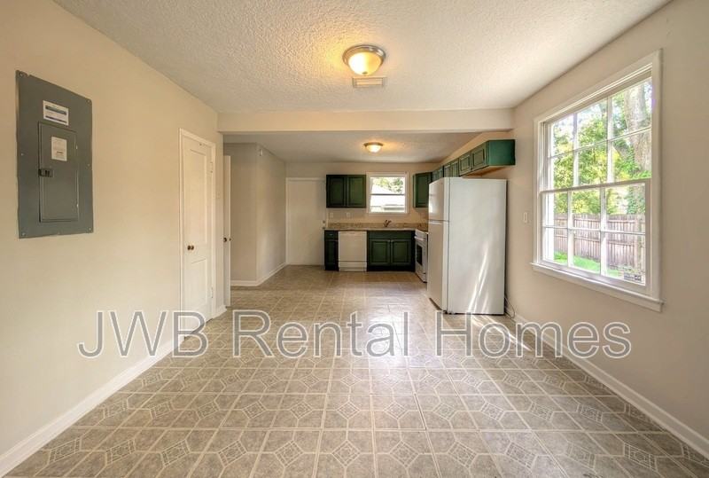 3535 Rosselle St - Photo 4 of 14