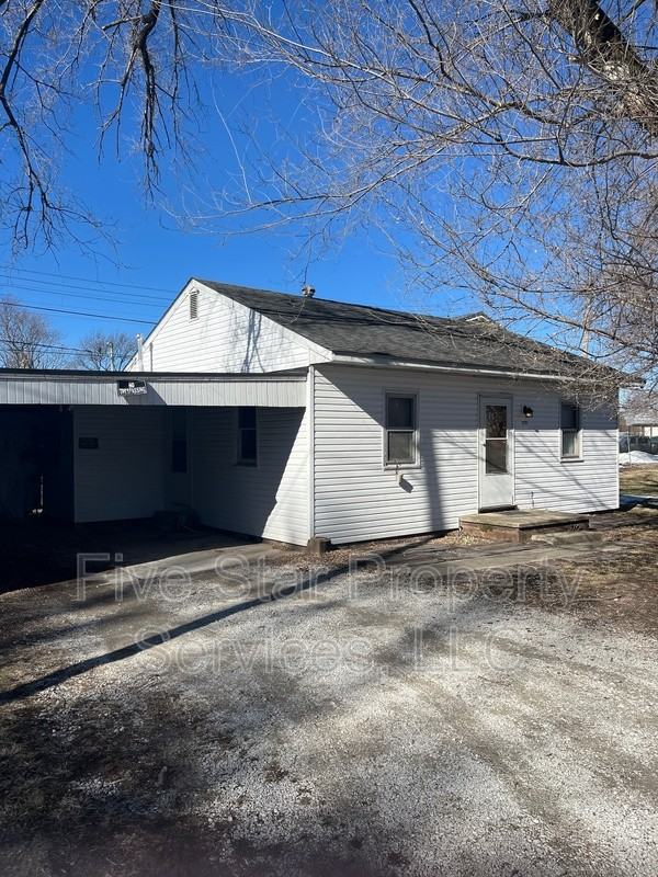 730 N Dirksen Pkwy #5 - Photo 2 of 2