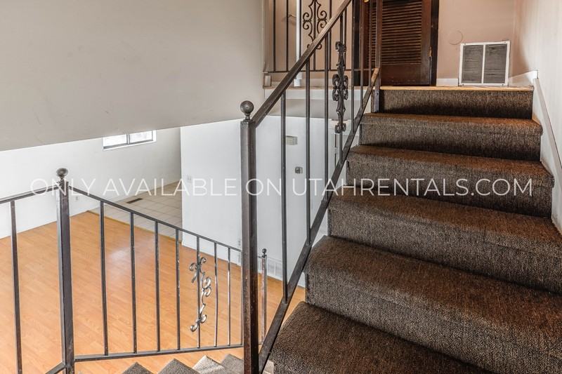 228 W Foxbridge Dr - Photo 6 of 15