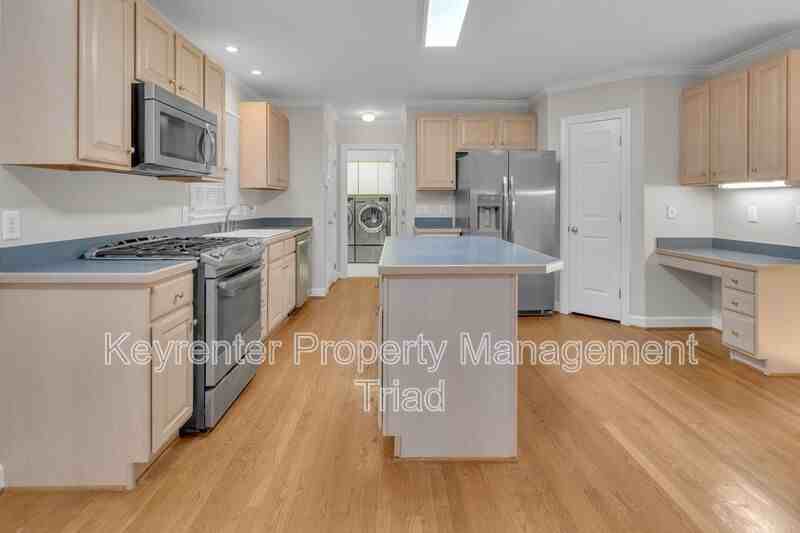 8402 Trolley Ct - Photo 2 of 50
