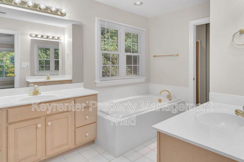 8402 Trolley Ct - Photo 3 of 50