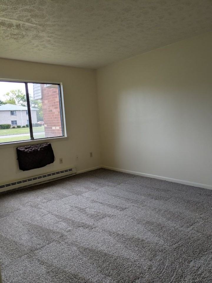 Woodstock Gardens Apartments - Photo 4 of 13