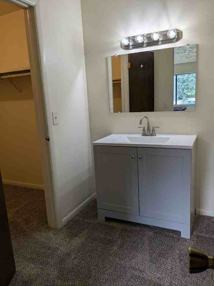 Woodstock Gardens Apartments - Photo 5 of 13