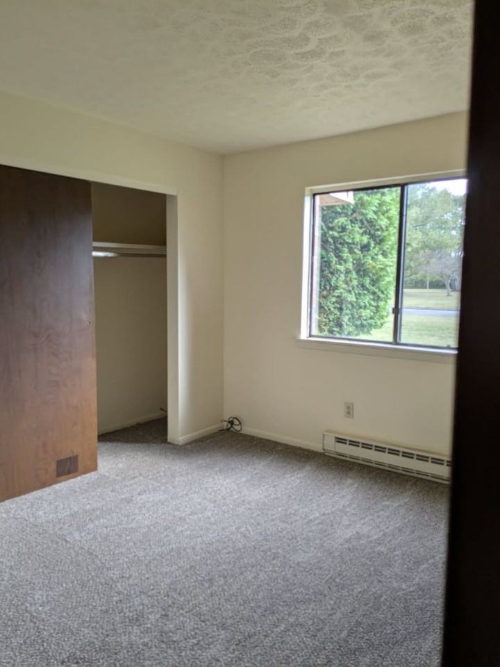 Woodstock Gardens Apartments - Photo 6 of 13